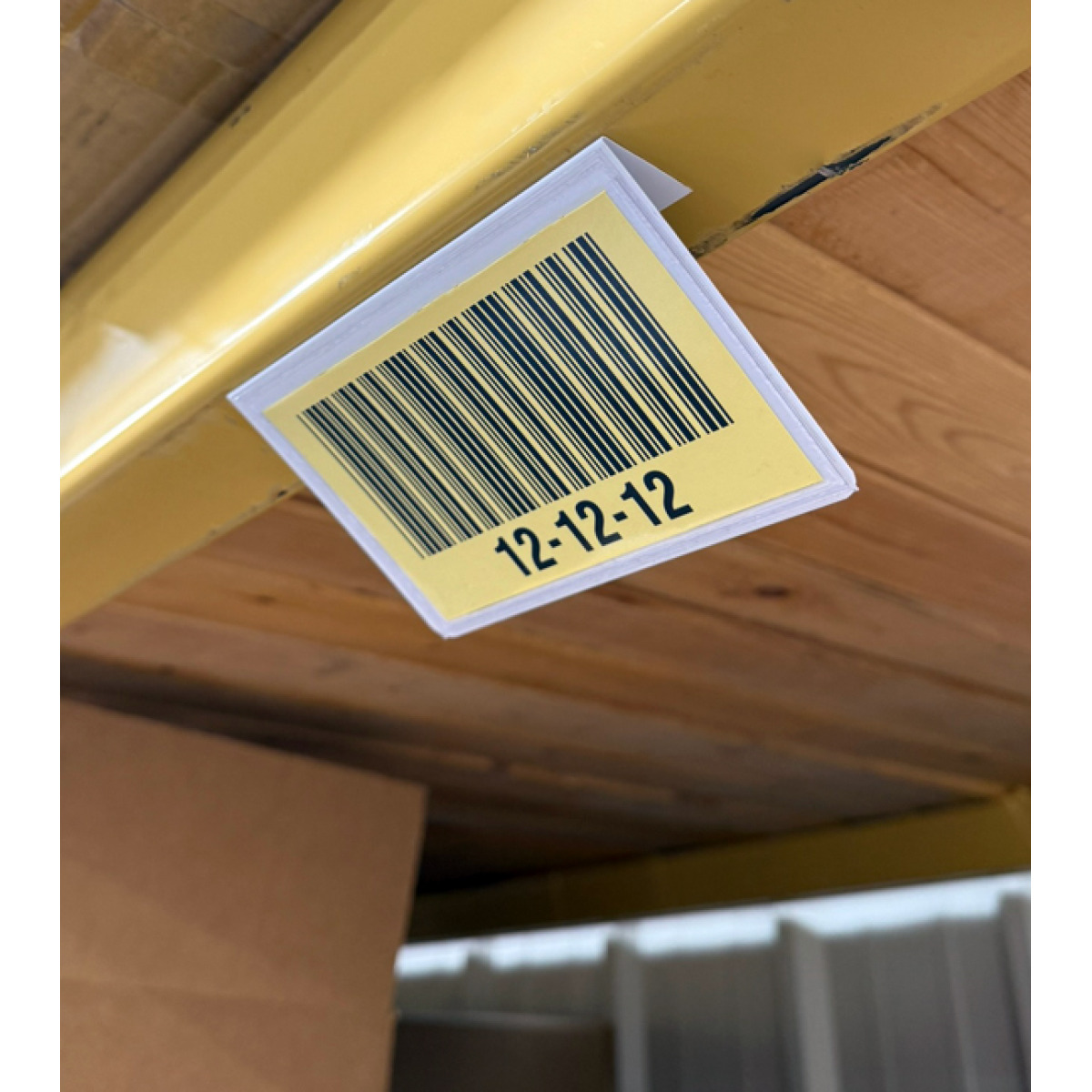 Label mount with pouch